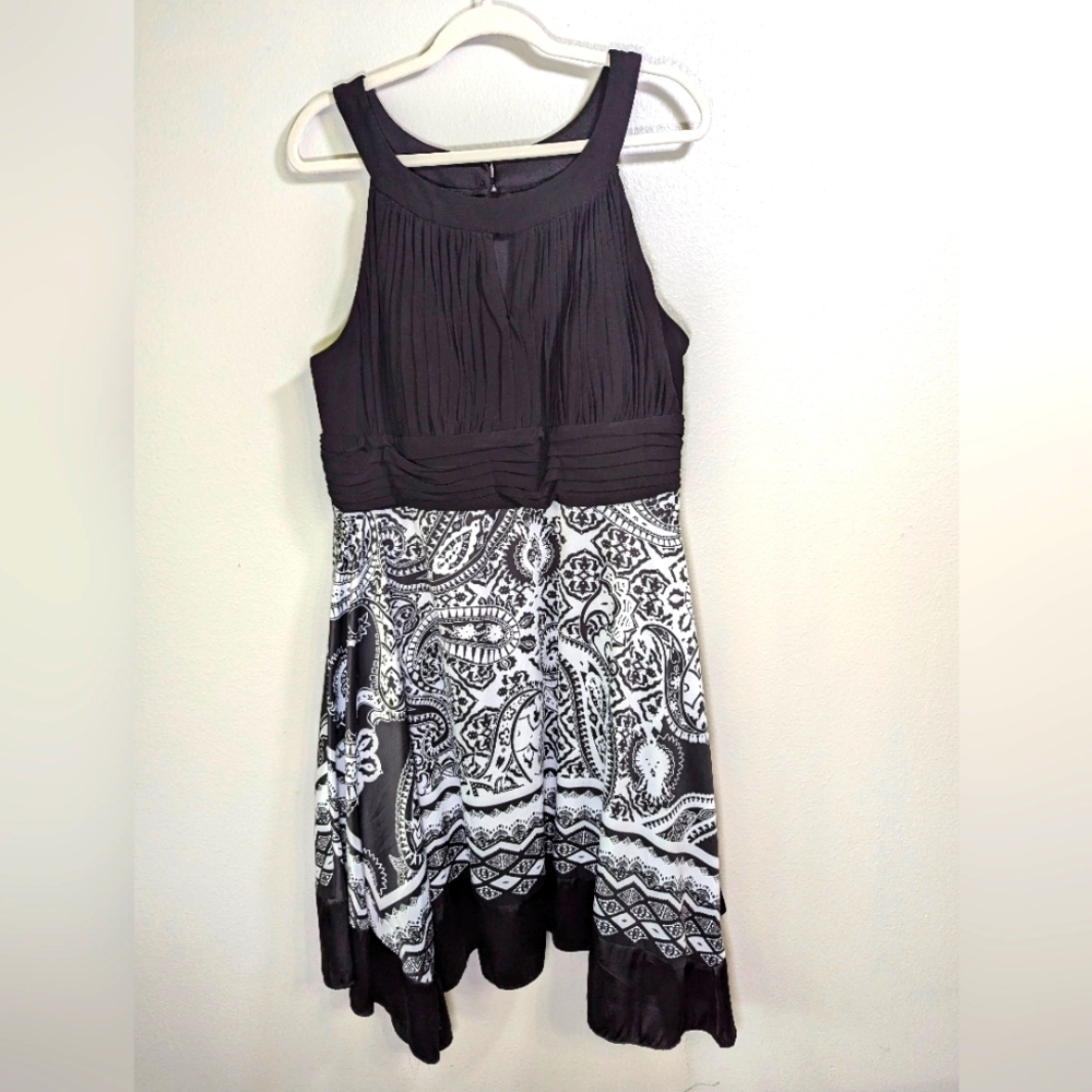 Scarlett women's black and white paisley print dress size 18